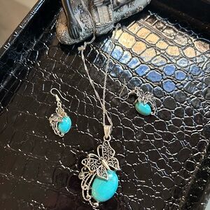Elegant Silver and Turquoise Jewelry Set